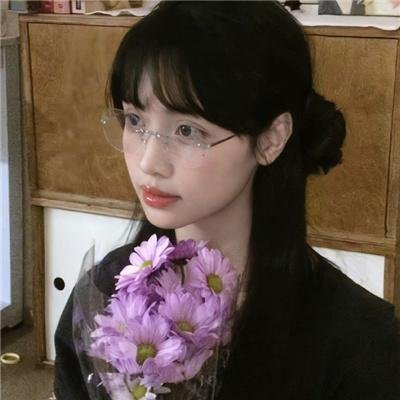 他在窥着你封面